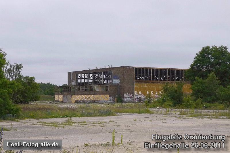 Einfliegehalle der Heinkel-Werke Oranienburg - ehemaliger Flugplatz Oranienburg - Foto: Olaf Hoell Einfliegehalle der Heinkel-Werke Oranienburg - ehemaliger Flugplatz Oranienburg - Foto: Olaf Hoell